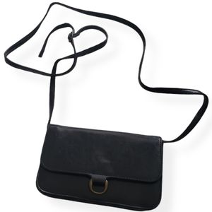 Vintage small black snap closure purse